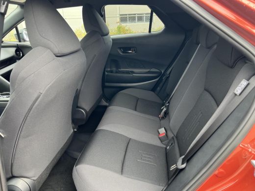 Toyota C-HR 2.0 Plug-in Hybrid 220 Dynamic ActivLease financial lease