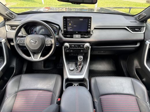 Toyota RAV4 2.5 Plug-in Hybrid AWD Style Plus | 06-10141018 Voor meer informatie ActivLease financial lease