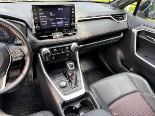 Toyota RAV4 2.5 Plug-in Hybrid AWD Style Plus | 06-10141018 Voor meer informatie ActivLease financial lease