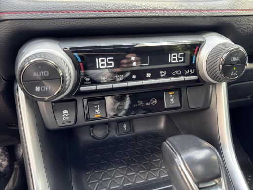 Toyota RAV4 2.5 Plug-in Hybrid AWD Style Plus | 06-10141018 Voor meer informatie ActivLease financial lease