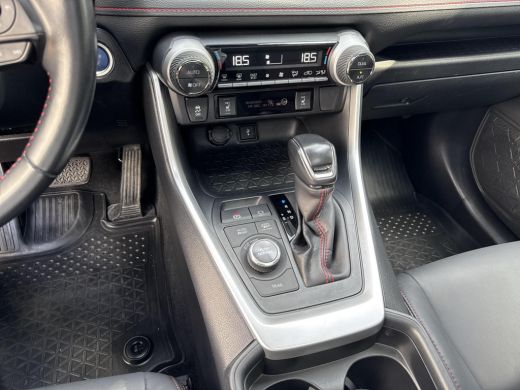 Toyota RAV4 2.5 Plug-in Hybrid AWD Style Plus | 06-10141018 Voor meer informatie ActivLease financial lease