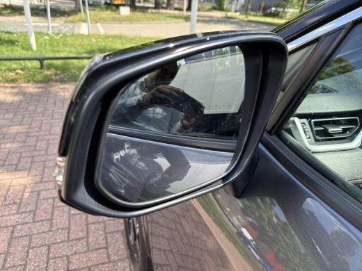 Toyota RAV4 2.5 Plug-in Hybrid AWD Style Plus | 06-10141018 Voor meer informatie ActivLease financial lease