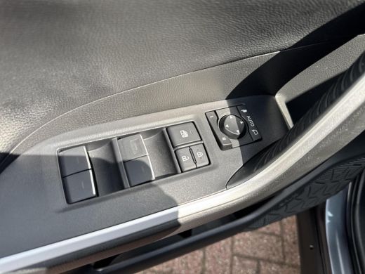Toyota RAV4 2.5 Plug-in Hybrid AWD Style Plus | 06-10141018 Voor meer informatie ActivLease financial lease