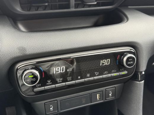 Toyota Yaris 1.5 Hybrid Executive **STOELVERWARMING/ KEYLESS/ ADAPTIEF CRUISE CONTROL/ 36 MAANDEN GARANTIE** ActivLease financial lease