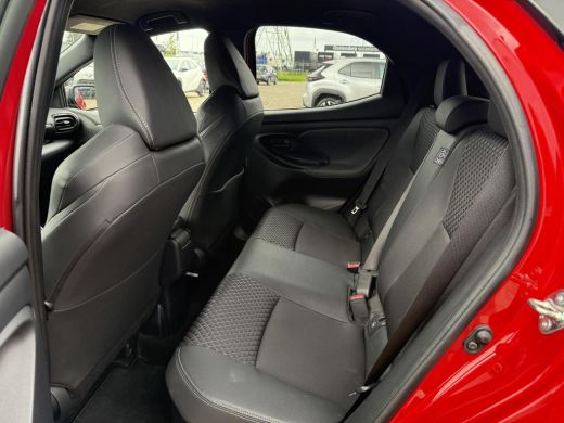 Toyota Yaris 1.5 Hybrid Executive **STOELVERWARMING/ KEYLESS/ ADAPTIEF CRUISE CONTROL/ 36 MAANDEN GARANTIE** ActivLease financial lease