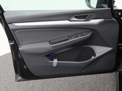 Volkswagen Golf 1.0 TSi 110 Pk Life Business | LED | Carplay | Parkeersensoren | Navigatiesysteem | Elektrische S... ActivLease financial lease