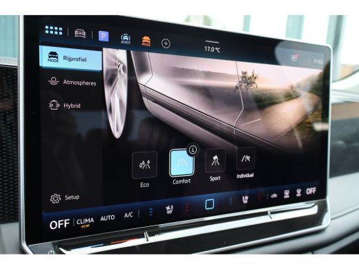 Volkswagen Tiguan 204PK Life Edition - eHybrid | 'App-Connect' draadloze smartphone integratie | Achteruitrijcamera... ActivLease financial lease
