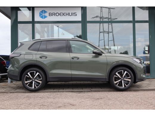 Volkswagen Tiguan 204PK Life Edition - eHybrid | 'App-Connect' draadloze smartphone integratie | Achteruitrijcamera... ActivLease financial lease