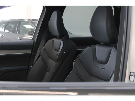 Volvo  EX90 Twin Performance 517PK Ultra 111kWh | Luchtvering | Trekhaak | Pilot Assist | Getint Glas | 22'' ... ActivLease financial lease