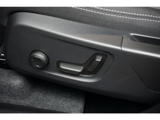 Volvo  XC40 1.5 T4 Recharge Plus Dark | Pilot Assist | Harman/Kardon | 360 Camera | Trekhaak | ActivLease financial lease