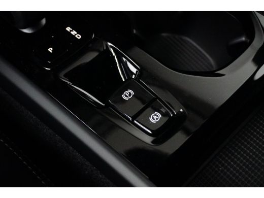 Volvo  XC40 1.5 T4 Recharge Plus Dark | Pilot Assist | Harman/Kardon | 360 Camera | Trekhaak | ActivLease financial lease