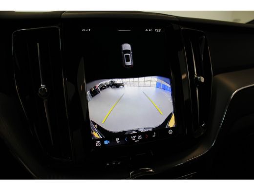 Volvo  XC60 T6 AWD Plus Dark 10km gereden! | Contourstoelen | 19" all season | Trekhaak | Gelaagde zijruiten ActivLease financial lease