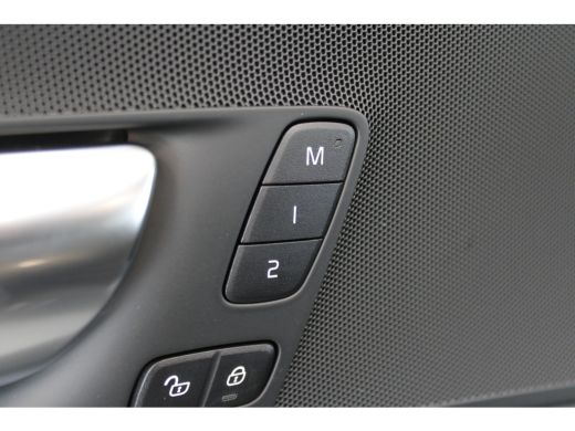 Volvo  XC60 T6 AWD Plus Dark 10km gereden! | Contourstoelen | 19" all season | Trekhaak | Gelaagde zijruiten ActivLease financial lease