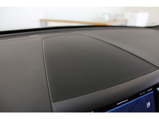 Volvo  XC60 T6 AWD Plus Dark 10km gereden! | Contourstoelen | 19" all season | Trekhaak | Gelaagde zijruiten ActivLease financial lease