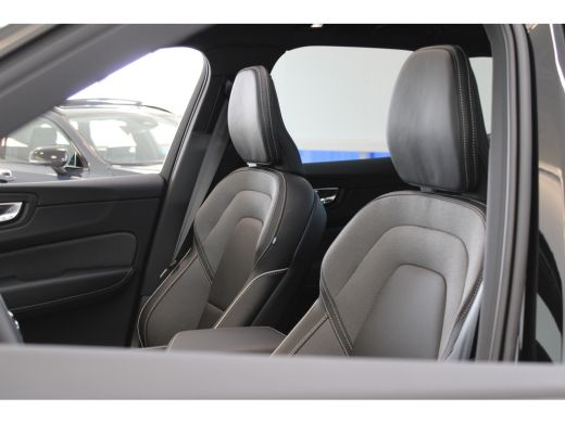 Volvo  XC60 T6 AWD Plus Dark 10km gereden! | Contourstoelen | 19" all season | Trekhaak | Gelaagde zijruiten ActivLease financial lease