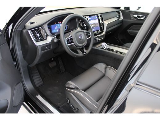 Volvo  XC60 T6 AWD Plus Dark 10km gereden! | Contourstoelen | 19" all season | Trekhaak | Gelaagde zijruiten ActivLease financial lease