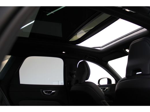 Volvo  XC60 T6 AWD Plus Dark 10km gereden! | Contourstoelen | 19" all season | Trekhaak | Gelaagde zijruiten ActivLease financial lease