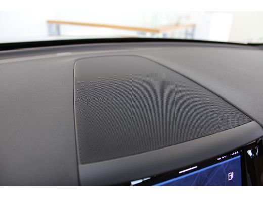 Volvo  XC60 T8 455PK AWD Plus Dark 10km gereden! | Stoelventilatie | 360° | 21" Luchtvering | Trekhaak | gela... ActivLease financial lease