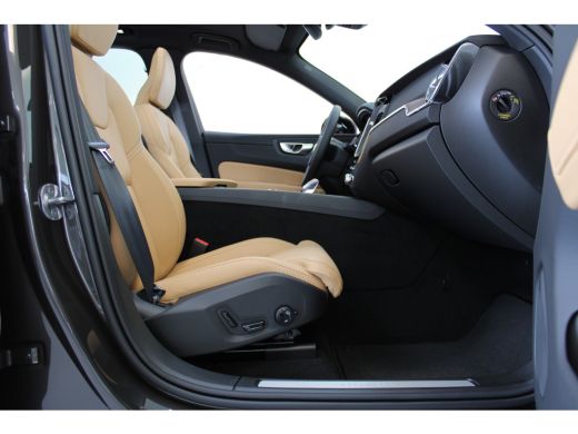 Volvo  XC60 T8 455PK AWD Plus Dark 10km gereden! | Stoelventilatie | 360° | 21" Luchtvering | Trekhaak | gela... ActivLease financial lease