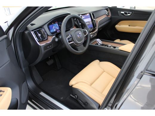 Volvo  XC60 T8 455PK AWD Plus Dark 10km gereden! | Stoelventilatie | 360° | 21" Luchtvering | Trekhaak | gela... ActivLease financial lease