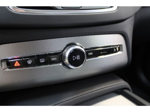 Volvo  XC90 T8 455PK AWD Ultimate Dark | 360° | Luchtvering | Trekhaak | Getint Glas | HK Audio | Panoramadak ActivLease financial lease