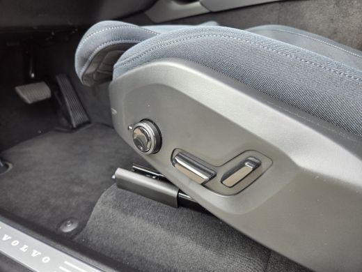 Volvo  XC90 T8 Ultra Dark | Navy Herringbone Weave textiel bekleding | Pano | HarmanKardon | 22" | BLIS | ActivLease financial lease