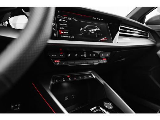 Audi A3 Sportback S edition | Aluminium optiek in het interieur | Assistentiepakket Rijden en Parkeren Pl... ActivLease financial lease