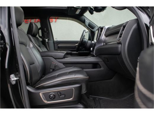 Dodge Ram 1500 1500 5.7 V8 4x4 Crew Cab Limited / Luchtvering/ Virtual Cockpit/ Active ventilatie/ Trekhaak/ Pan... ActivLease financial lease