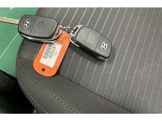 Hyundai i20 1.0 T-GDI 100PK Comfort | Camera | Airco | Cruise Controle | Parkeersensoren | Achteruitrijcamera... ActivLease financial lease