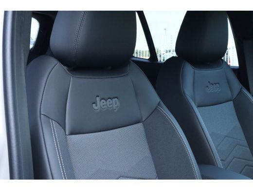 Jeep Avenger Summit | Adaptieve Cruise | Camera | Stoelverwarming | Keyless | Carplay | Elektr. klep | Navi | ... ActivLease financial lease