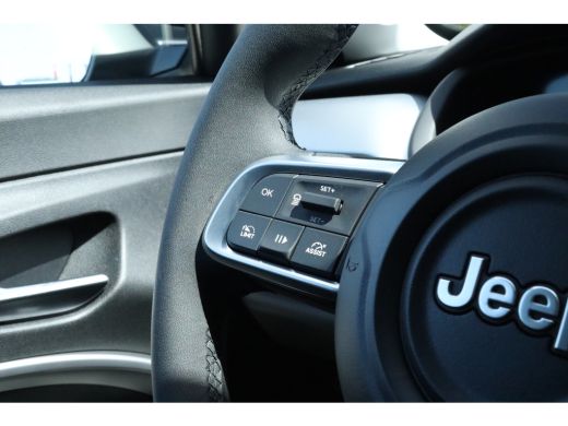 Jeep Avenger Summit | Adaptieve Cruise | Camera | Stoelverwarming | Keyless | Carplay | Elektr. klep | Navi | ... ActivLease financial lease