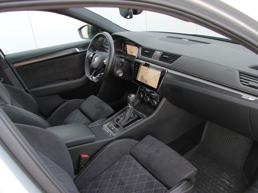 Skoda Superb Combi 1.4 TSI iV 218pk Sportline | Pano dak | Trekhaak ActivLease financial lease