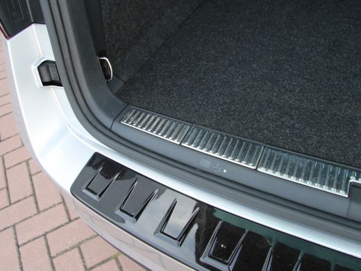 Skoda Superb Combi 1.4 TSI iV 218pk Sportline | Pano dak | Trekhaak ActivLease financial lease