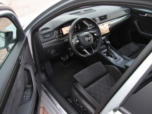 Skoda Superb Combi 1.4 TSI iV 218pk Sportline | Pano dak | Trekhaak ActivLease financial lease