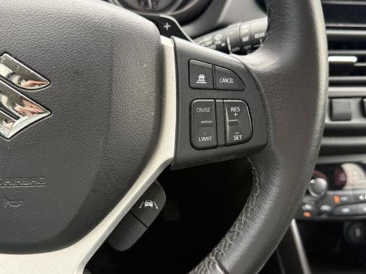 Suzuki S-Cross 1.5 Hybrid Select **STOELVERWARMING/ DODEHOEK DETECTIE/ KEYLESS/ 36 MAANDEN GARANTIE** ActivLease financial lease