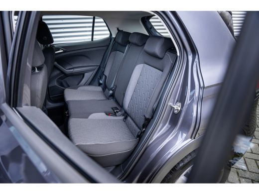 Volkswagen T-Cross Life Edition Inclusief €2000,- inruilvoordeel | 'App-Connect' draadloze smartphone integratie | A... ActivLease financial lease