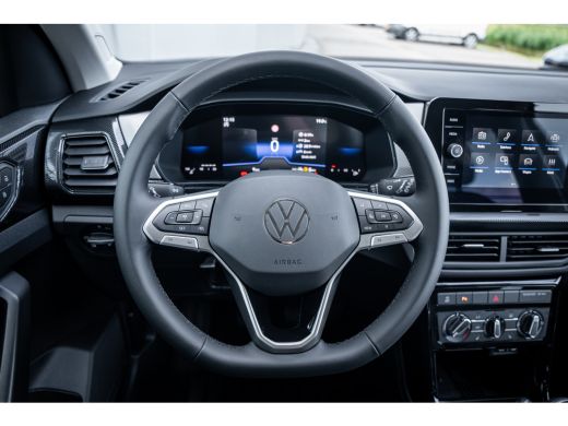 Volkswagen T-Cross Life Edition Inclusief €2000,- inruilvoordeel | 'App-Connect' draadloze smartphone integratie | A... ActivLease financial lease