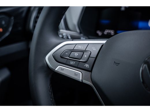 Volkswagen T-Cross Life Edition Inclusief €2000,- inruilvoordeel | 'App-Connect' draadloze smartphone integratie | A... ActivLease financial lease