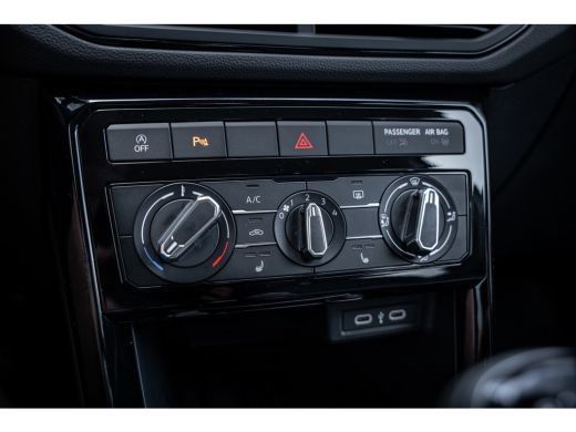 Volkswagen T-Cross Life Edition | 'App-Connect' draadloze smartphone integratie | Achterlichten LED | Afstandscontro... ActivLease financial lease