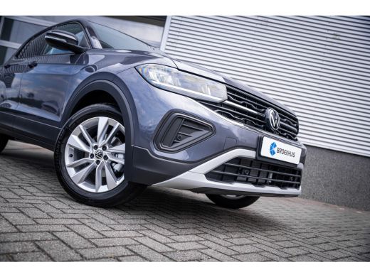 Volkswagen T-Cross Life Edition Inclusief €2000,- inruilvoordeel | 'App-Connect' draadloze smartphone integratie | A... ActivLease financial lease