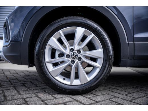 Volkswagen T-Cross Life Edition Inclusief €2000,- inruilvoordeel | 'App-Connect' draadloze smartphone integratie | A... ActivLease financial lease