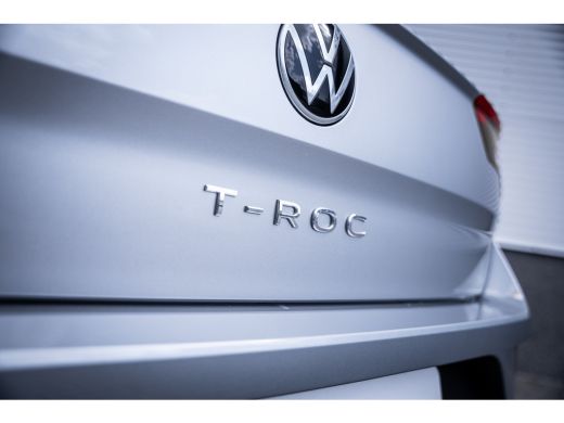 Volkswagen T-Roc Life Edition Inclusief €2000,- inruilvoordeel | 'App-Connect' draadloze smartphone integratie | '... ActivLease financial lease