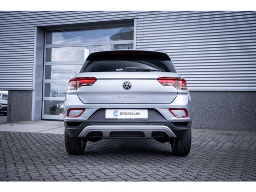Volkswagen T-Roc Life Edition Inclusief €2000,- inruilvoordeel | 'App-Connect' draadloze smartphone integratie | '... ActivLease financial lease
