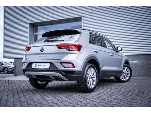 Volkswagen T-Roc Life Edition Inclusief €2000,- inruilvoordeel | 'App-Connect' draadloze smartphone integratie | '... ActivLease financial lease