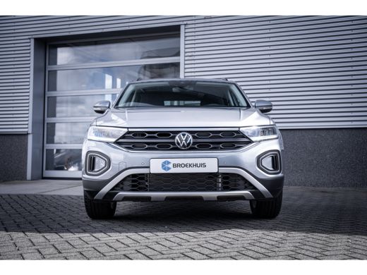 Volkswagen T-Roc Life Edition Inclusief €2000,- inruilvoordeel | 'App-Connect' draadloze smartphone integratie | '... ActivLease financial lease