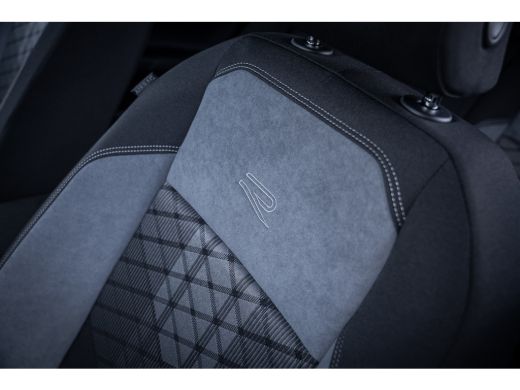 Volkswagen Taigo R-Line Edition Inclusief €2000,- inruilvoordeel | 'App-Connect' draadloze smartphone integratie |... ActivLease financial lease