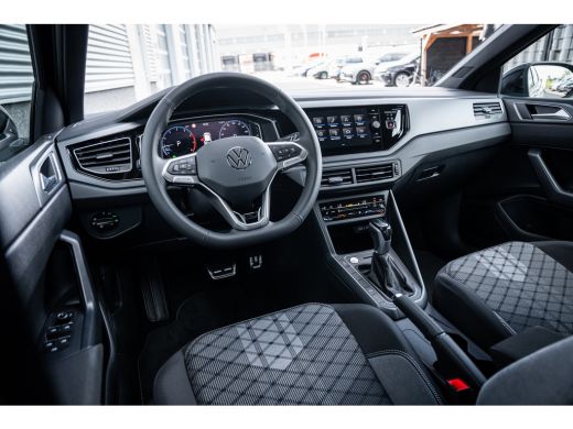 Volkswagen Taigo R-Line Edition Inclusief €2000,- inruilvoordeel | 'App-Connect' draadloze smartphone integratie |... ActivLease financial lease