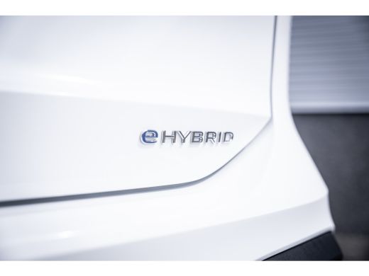 Volkswagen Tiguan Life Edition - eHybrid | 'App-Connect' draadloze smartphone integratie | Automatische afstandsreg... ActivLease financial lease