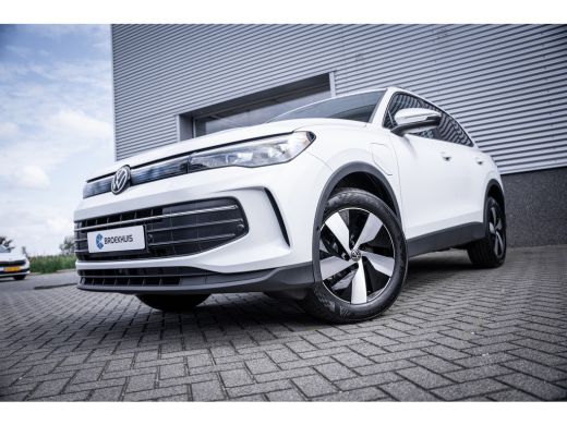 Volkswagen Tiguan Life Edition - eHybrid | 'App-Connect' draadloze smartphone integratie | Automatische afstandsreg... ActivLease financial lease