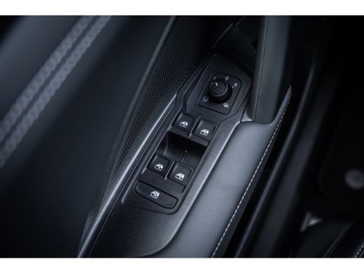 Volkswagen Tiguan Life Edition - eHybrid | 'App-Connect' draadloze smartphone integratie | Automatische afstandsreg... ActivLease financial lease